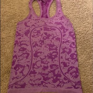 Lululemon workout top